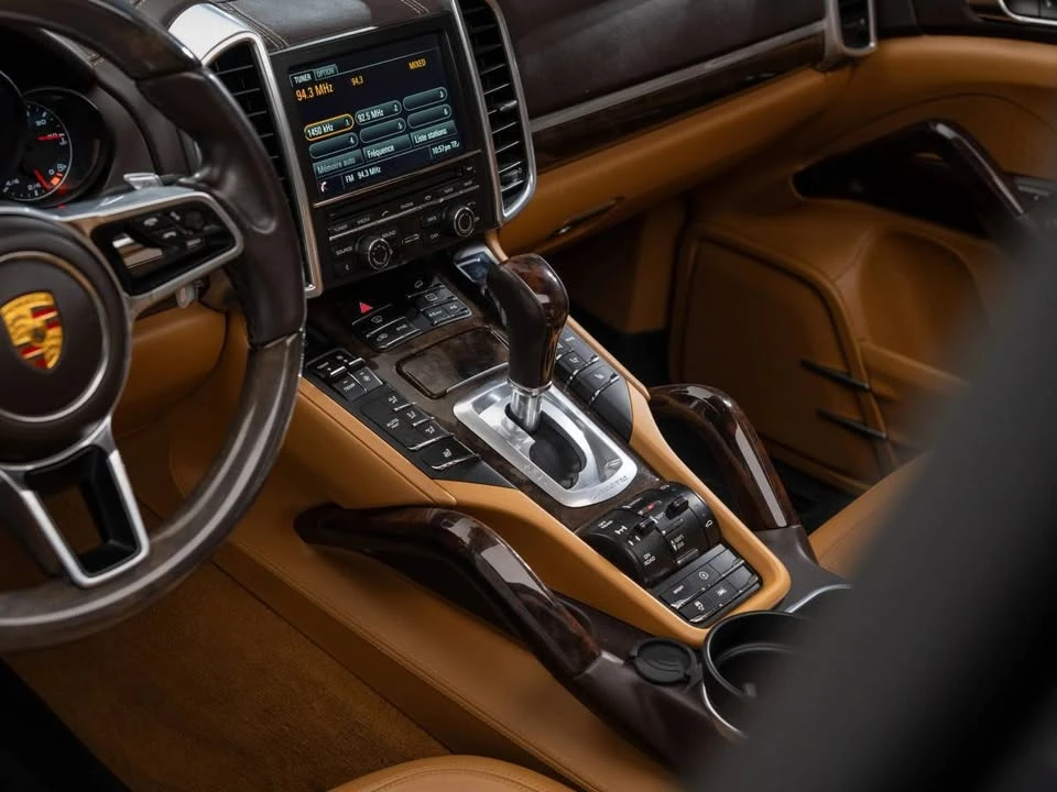 2016 Porsche 958 Cayenne - Image 18 of 19