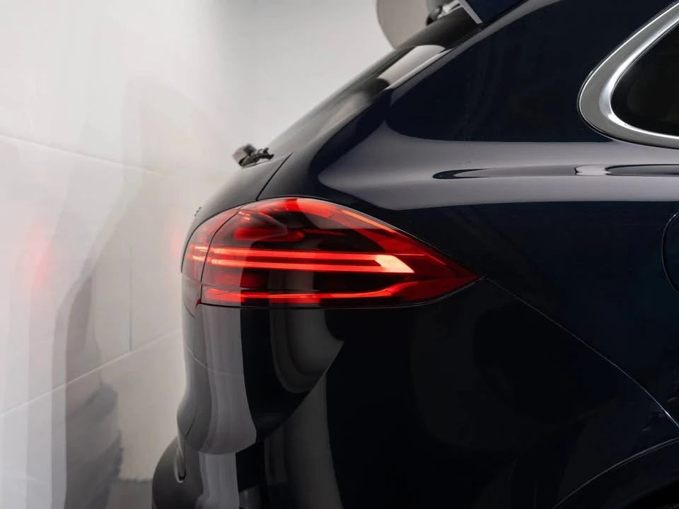 2016 Porsche 958 Cayenne - Image 11 of 19