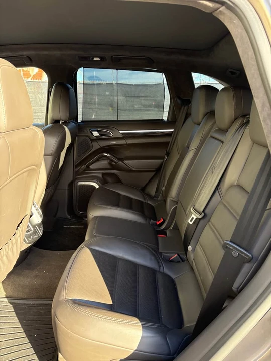 2016 Porsche 958 Cayenne - Image 9 of 15