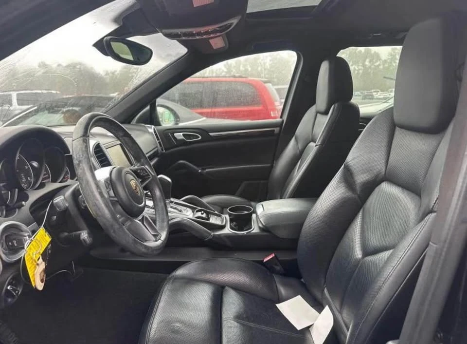 2016 Porsche 958 Cayenne - Image 2 of 2