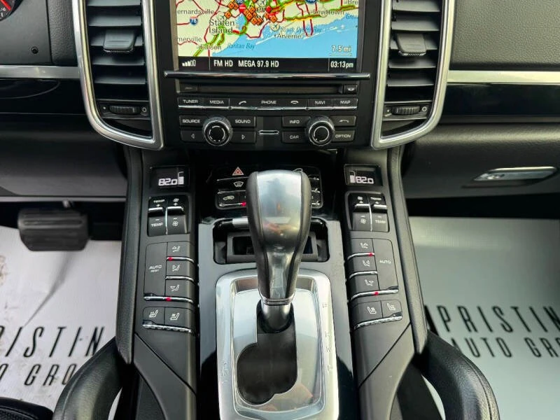 2016 Porsche 958 Cayenne - Image 16 of 17