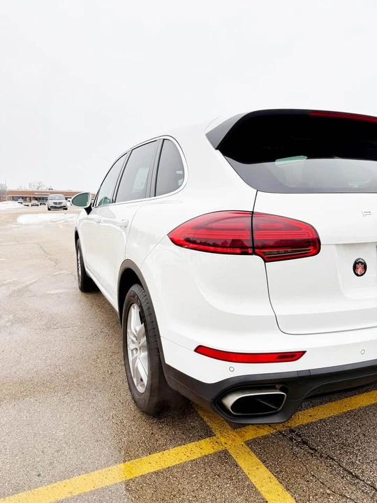 2016 Porsche 958 Cayenne - Image 2 of 9
