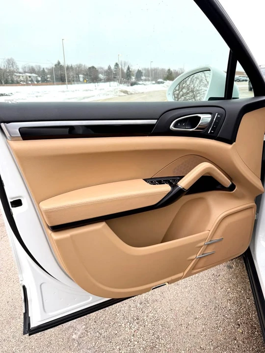 2016 Porsche 958 Cayenne - Image 6 of 9