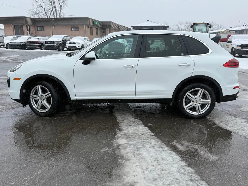 2016 Porsche 958 Cayenne - Image 2 of 17