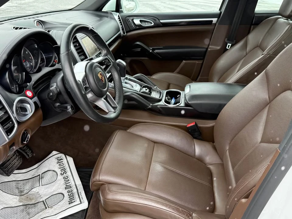 2016 Porsche 958 Cayenne - Image 10 of 17