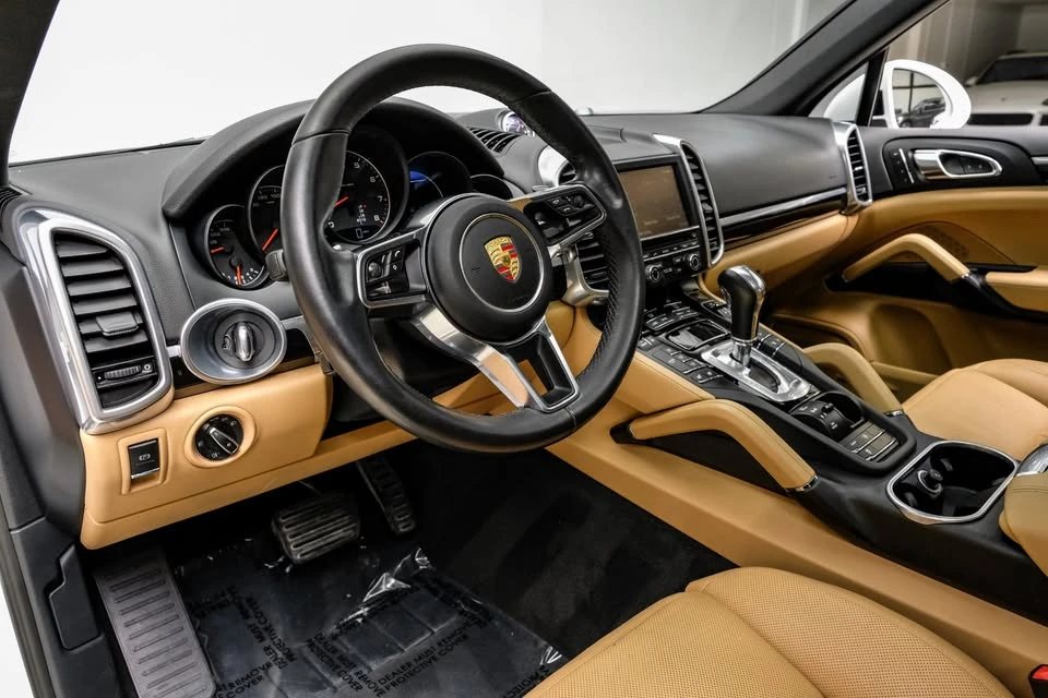 2016 Porsche 958 Cayenne - Image 2 of 18