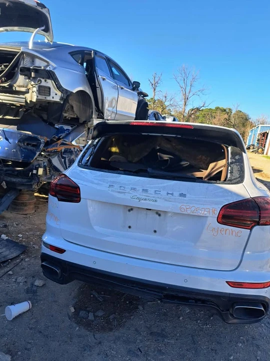 2016 Porsche 958 Cayenne - Image 2 of 6