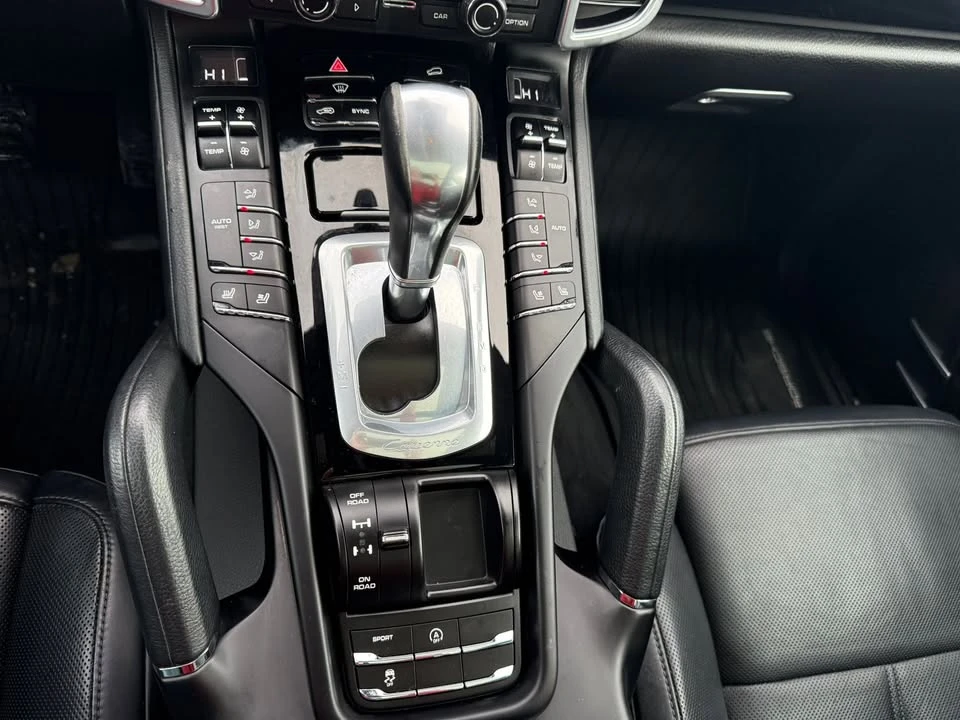 2016 Porsche 958 Cayenne - Image 13 of 19