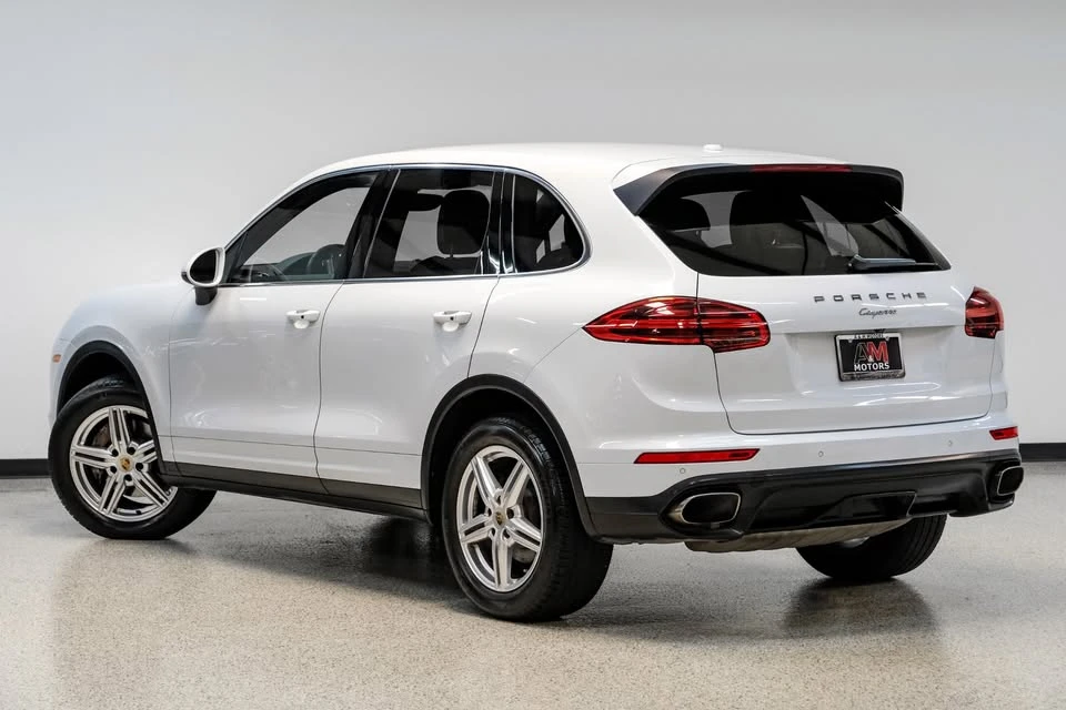 2016 Porsche 958 Cayenne - Image 9 of 18