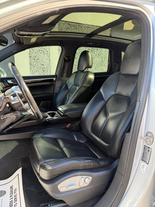 2016 Porsche 958 Cayenne - Image 6 of 12