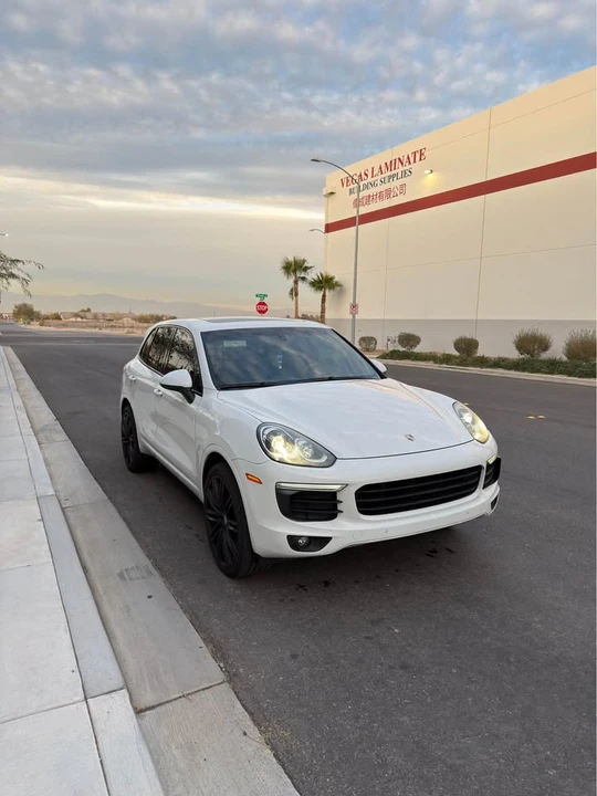 2016 Porsche 958 Cayenne - Image 3 of 12