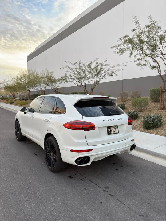 2016 Porsche 958 Cayenne - Image 5 of 12
