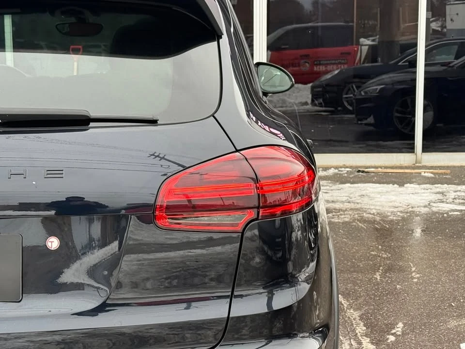 2016 Porsche 958 Cayenne - Image 11 of 20