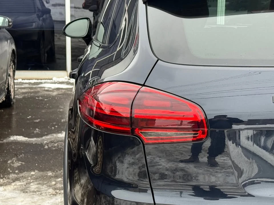 2016 Porsche 958 Cayenne - Image 13 of 20
