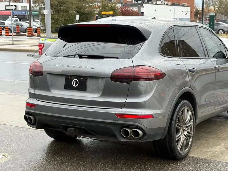 2016 Porsche 958 Cayenne - Image 10 of 20