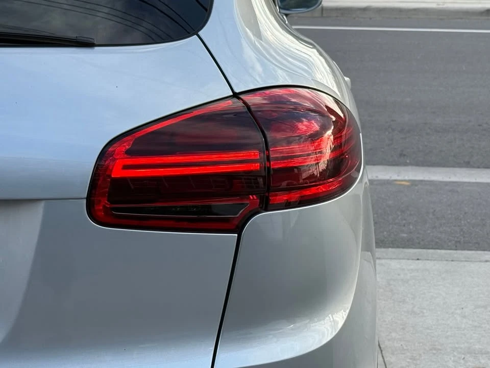 2016 Porsche 958 Cayenne - Image 11 of 20