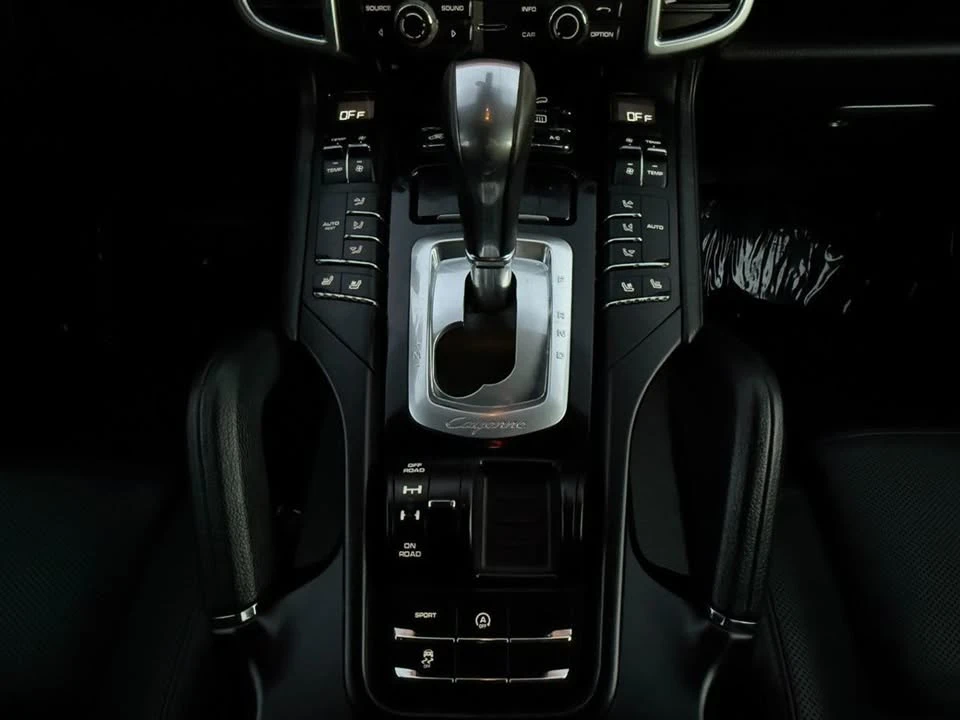 2016 Porsche 958 Cayenne - Image 12 of 20