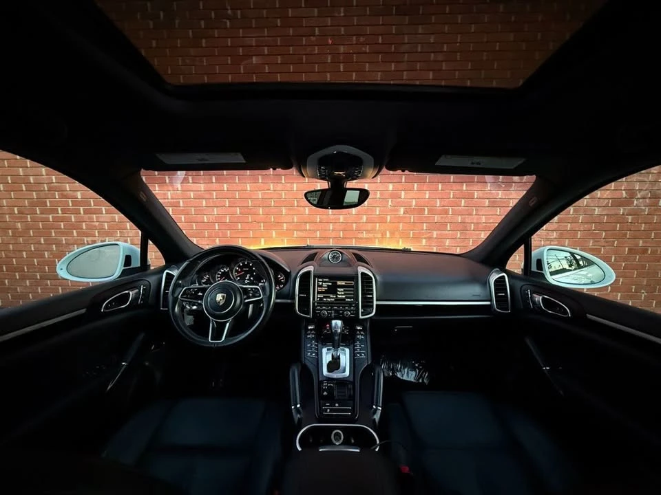 2016 Porsche 958 Cayenne - Image 9 of 20