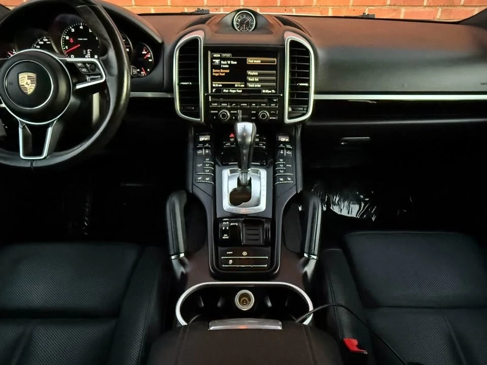2016 Porsche 958 Cayenne - Image 10 of 20