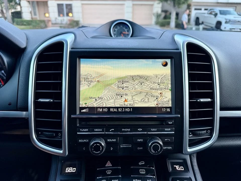 2016 Porsche 958 Cayenne - Image 17 of 20