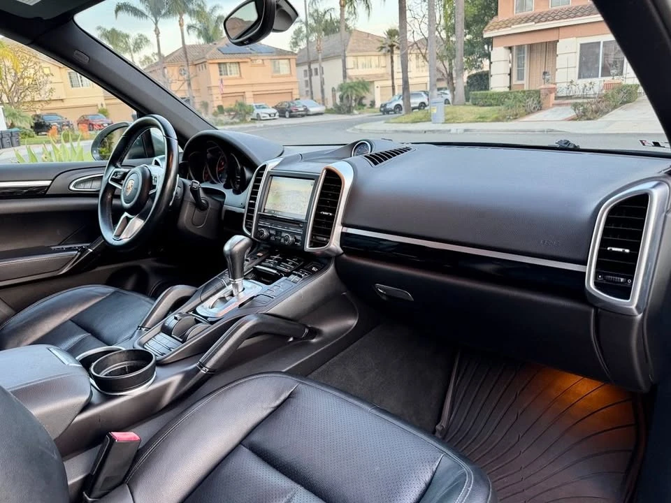 2016 Porsche 958 Cayenne - Image 14 of 20