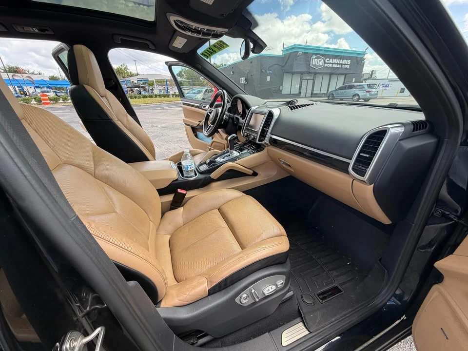 2016 Porsche 958 Cayenne - Image 11 of 12