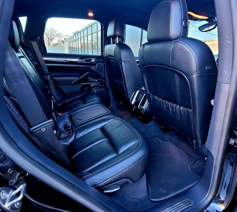 2016 Porsche 958 Cayenne - Image 12 of 20