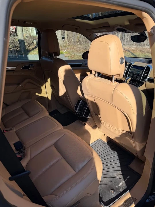2016 Porsche 958 Cayenne - Image 9 of 11