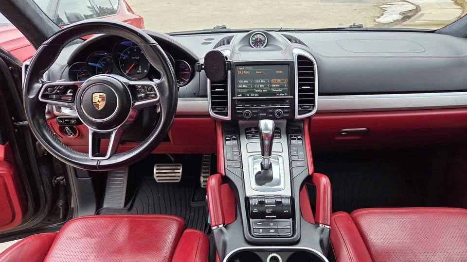 2016 Porsche 958 Cayenne - Image 10 of 16