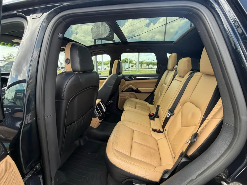 2016 Porsche 958 Cayenne - Image 10 of 12