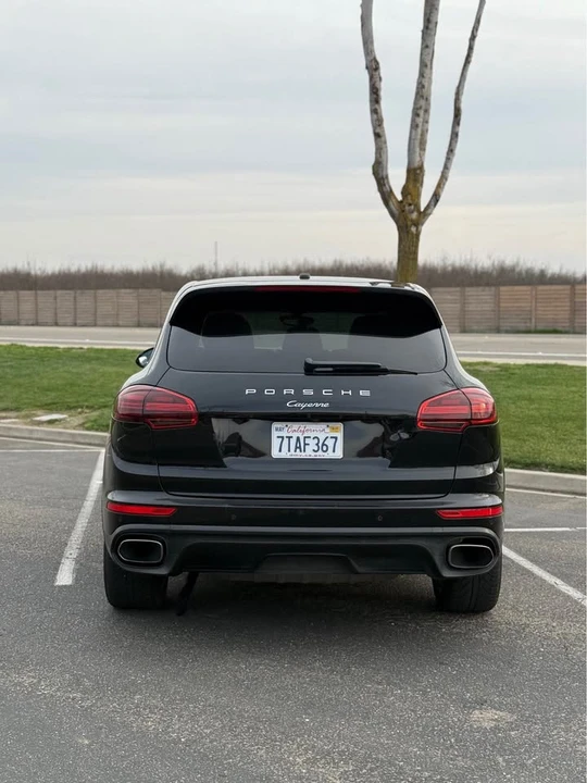 2016 Porsche 958 Cayenne - Image 9 of 16