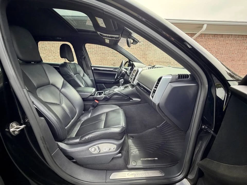2016 Porsche 958 Cayenne - Image 13 of 20