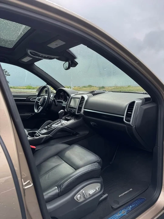 2016 Porsche 958 Cayenne - Image 12 of 20