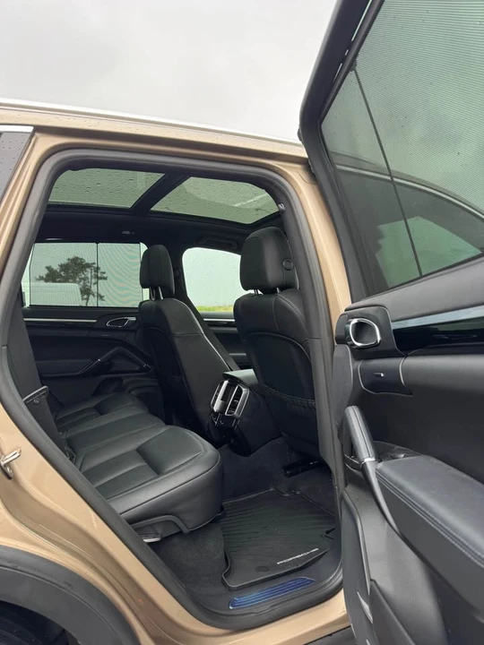 2016 Porsche 958 Cayenne - Image 14 of 20