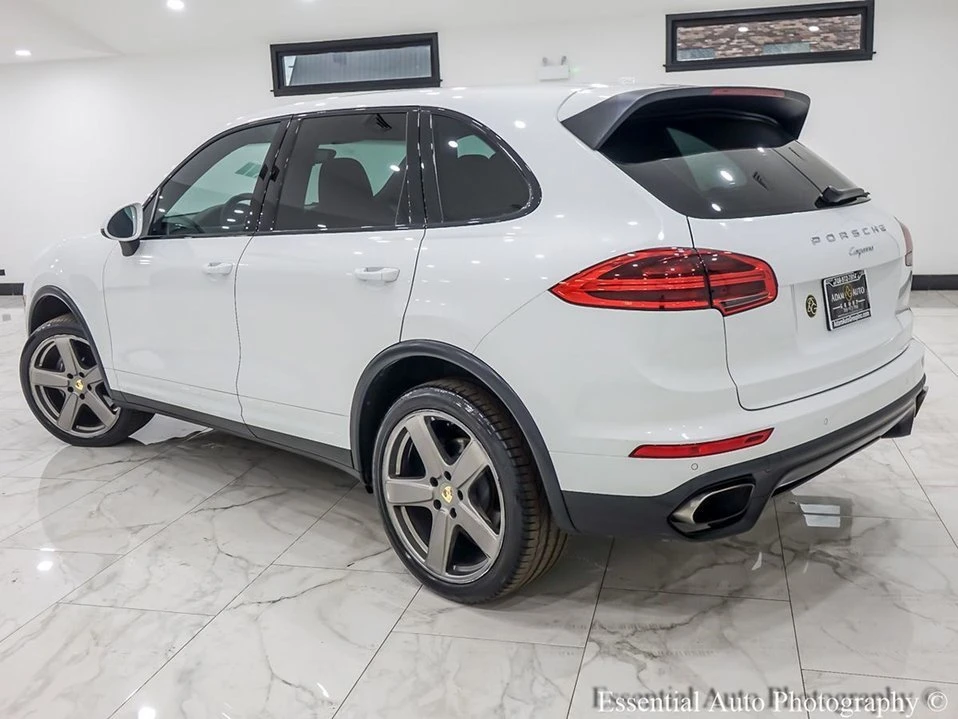 2016 Porsche 958 Cayenne - Image 9 of 20