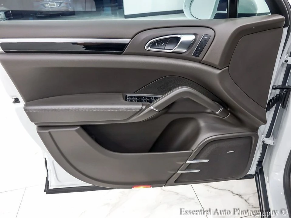 2016 Porsche 958 Cayenne - Image 17 of 20