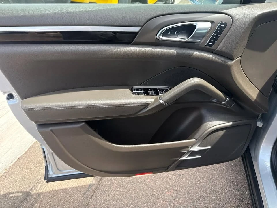 2016 Porsche 958 Cayenne - Image 13 of 20