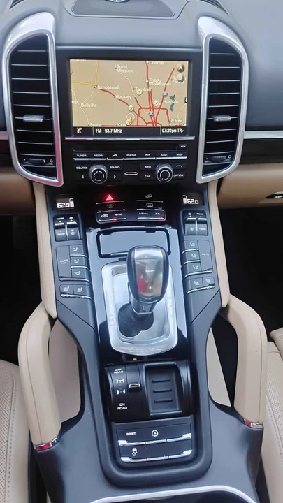 2016 Porsche 958 Cayenne - Image 14 of 15