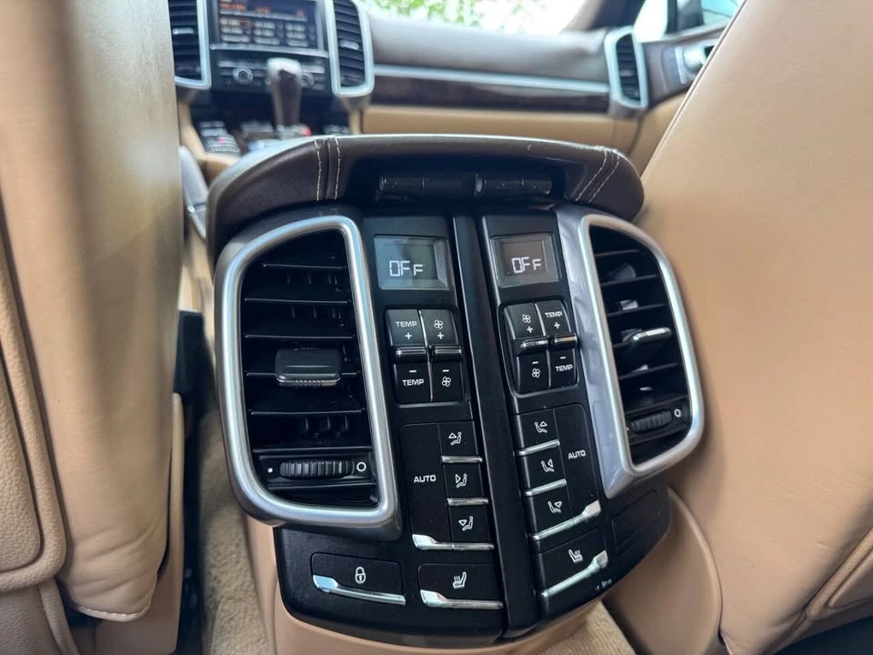2016 Porsche 958 Cayenne S - Image 14 of 20
