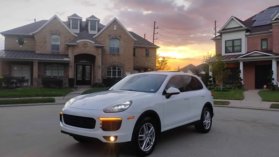 2016 Porsche 958 Cayenne - Image 2 of 15