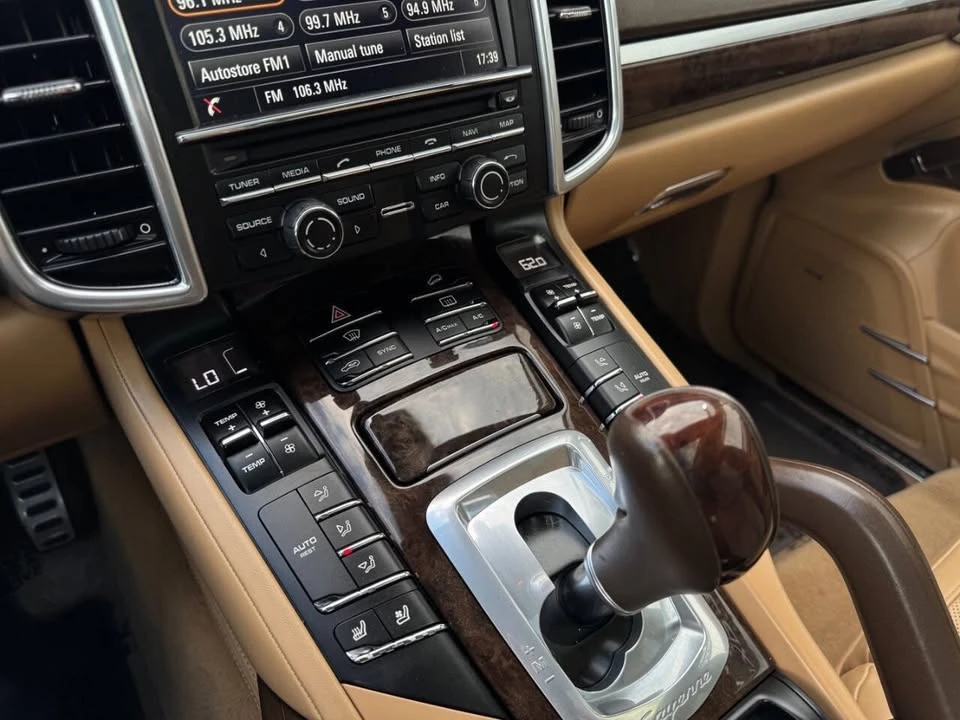 2016 Porsche 958 Cayenne S - Image 20 of 20