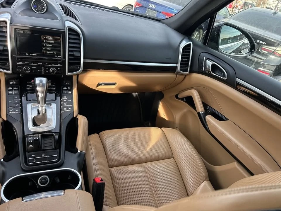 2016 Porsche 958 Cayenne - Image 16 of 19