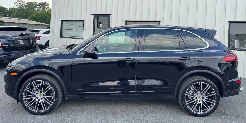 2016 Porsche 958 Cayenne S - Image 8 of 20