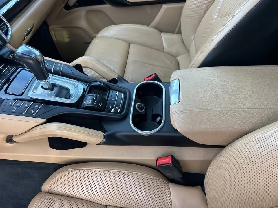 2016 Porsche 958 Cayenne - Image 12 of 19