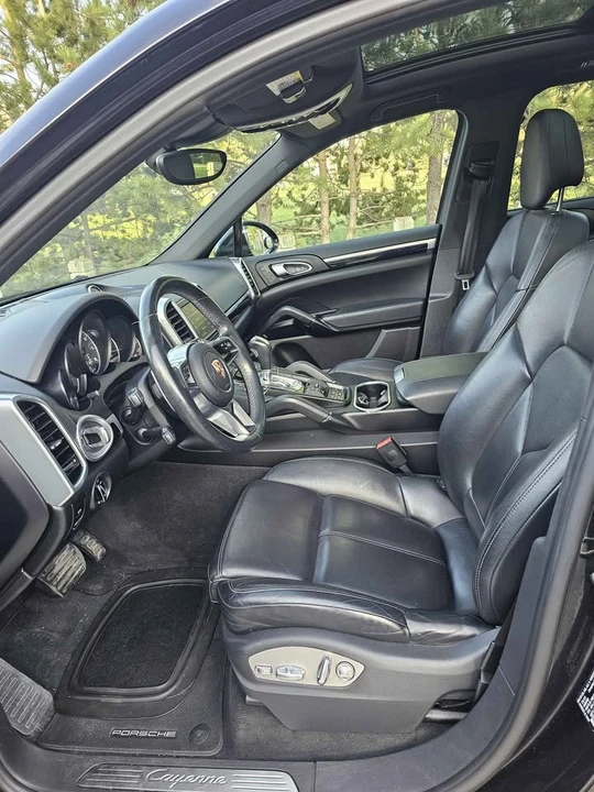 2016 Porsche 958 Cayenne - Image 6 of 19