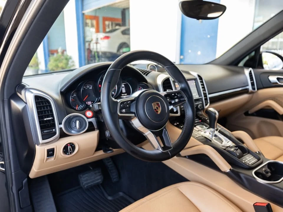 2016 Porsche 958 Cayenne - Image 8 of 18