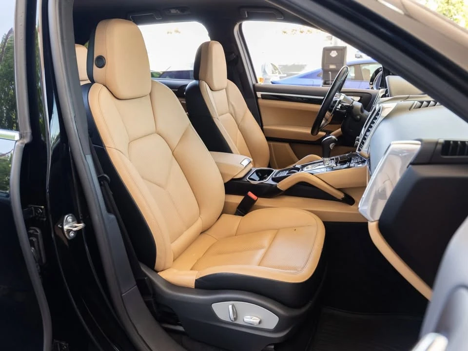2016 Porsche 958 Cayenne - Image 9 of 18