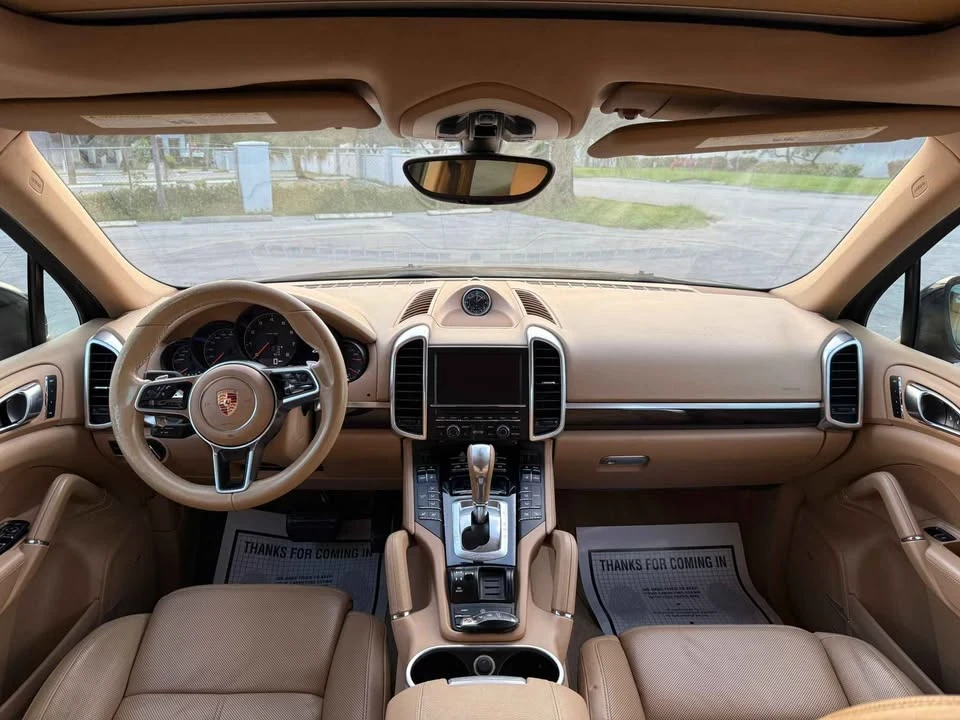 2016 Porsche 958 Cayenne - Image 10 of 18