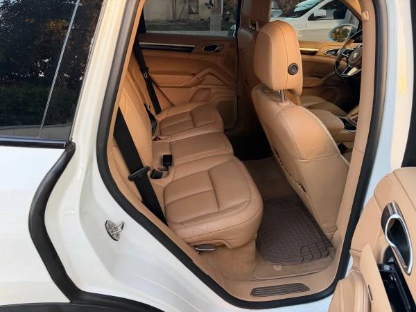 2016 Porsche 958 Cayenne - Image 7 of 20