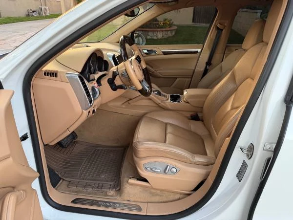 2016 Porsche 958 Cayenne - Image 11 of 20